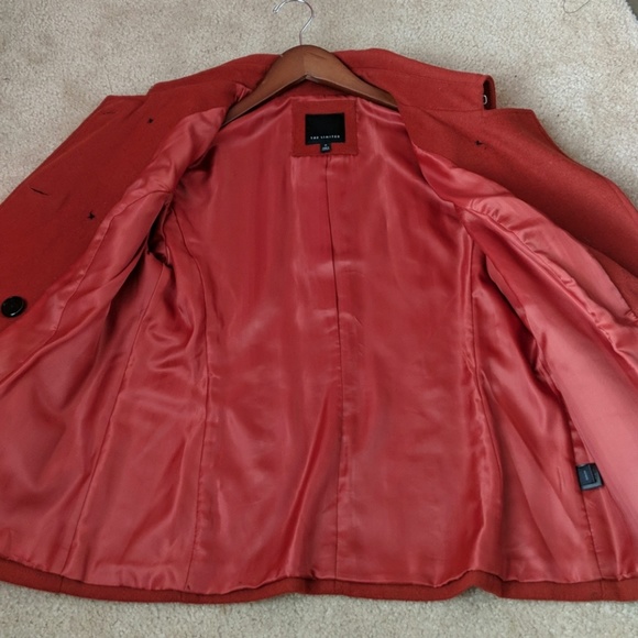 Woman's Coat - Picture 2 of 5